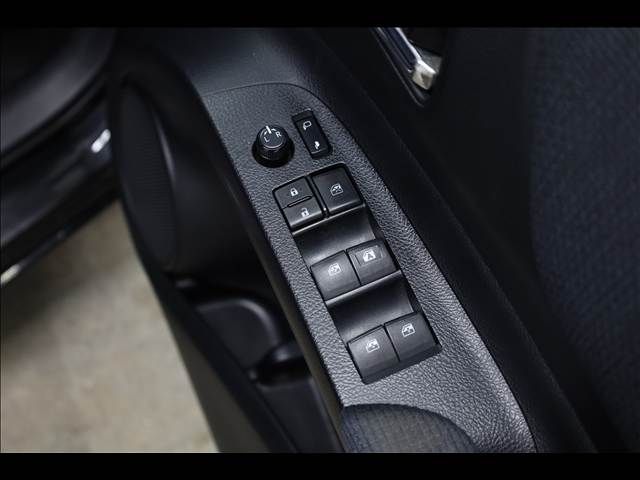 TOYOTA SIENTA HYBRID 2016