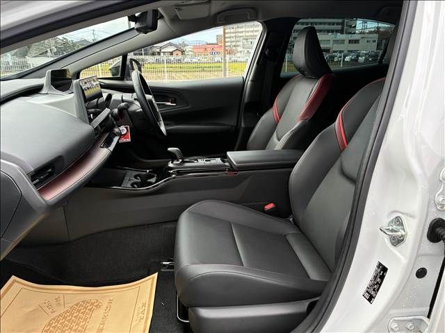 TOYOTA PRIUS PHV 2023