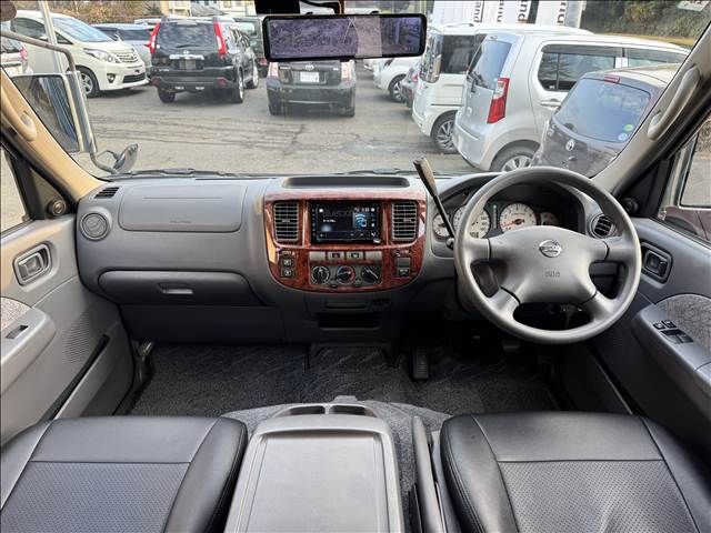 NISSAN CARAVAN coach 2004