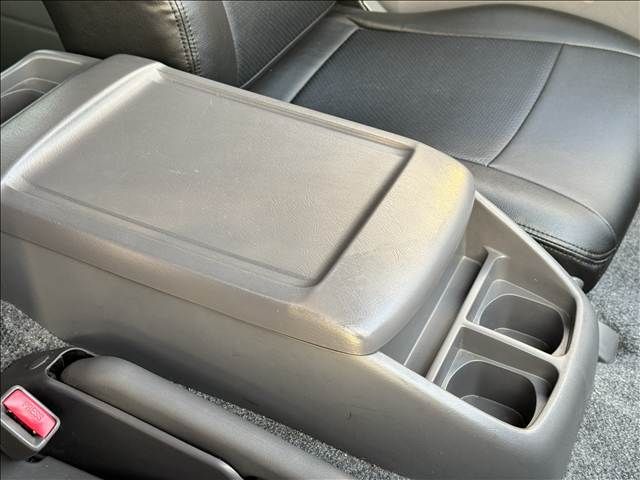 NISSAN CARAVAN coach 2004