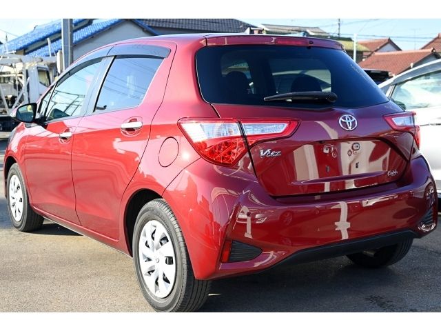 TOYOTA VITZ 2018