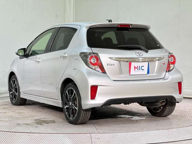 TOYOTA VITZ 2014