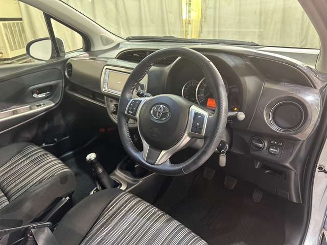 TOYOTA VITZ 2014