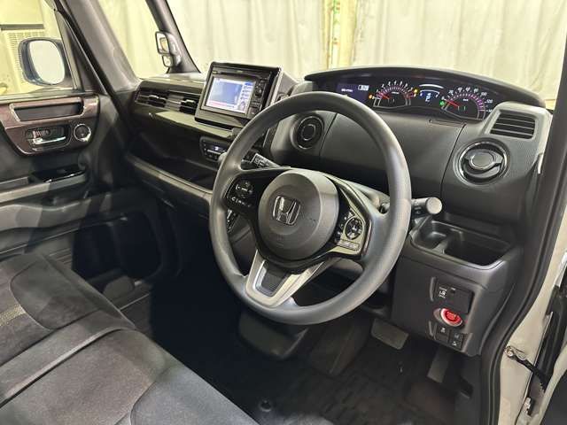 HONDA N BOX CUSTOM 2018