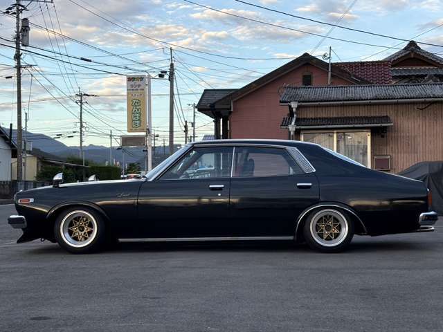 NISSAN LAUREL 1979