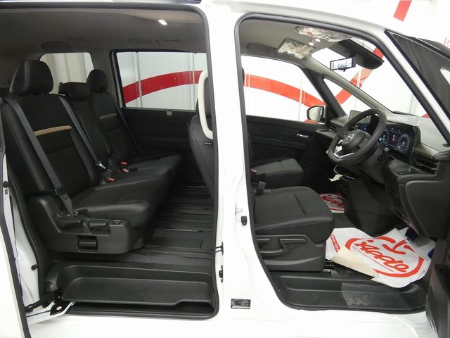 NISSAN SERENA  WG 4WD 2025