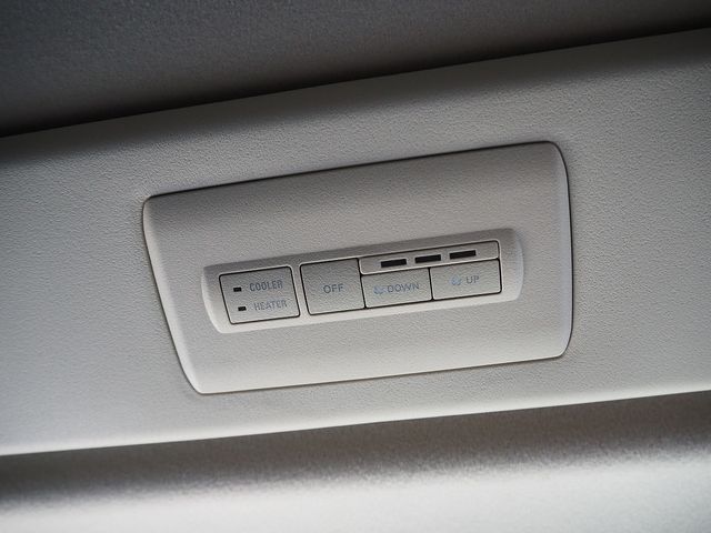 MITSUBISHI DELICA D:5 4WD 2015