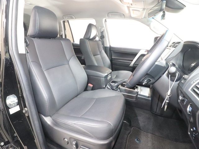 TOYOTA LANDCRUISER PRADO 2022