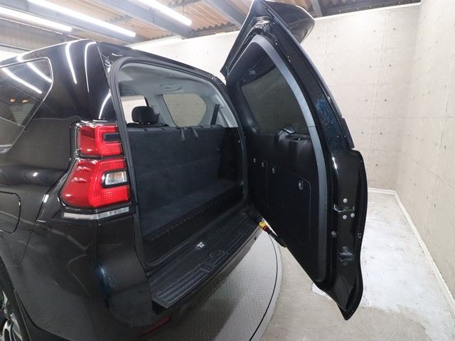 TOYOTA LANDCRUISER PRADO 2022