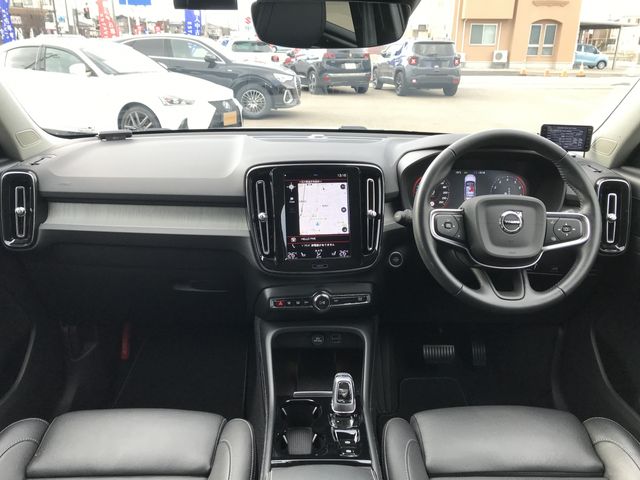 VOLVO VOLVO XC40 2021