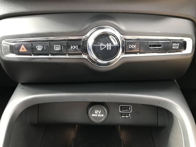 VOLVO VOLVO XC40 2021