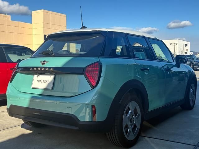 BMW MINI COOPER 5DOOR 2025