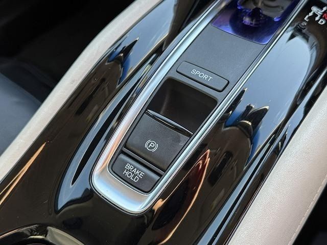 HONDA VEZEL HYBRID 2016