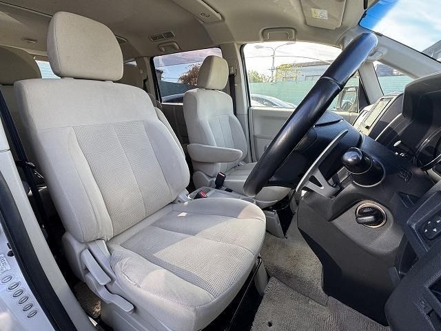 MITSUBISHI DELICA D:5 4WD 2013