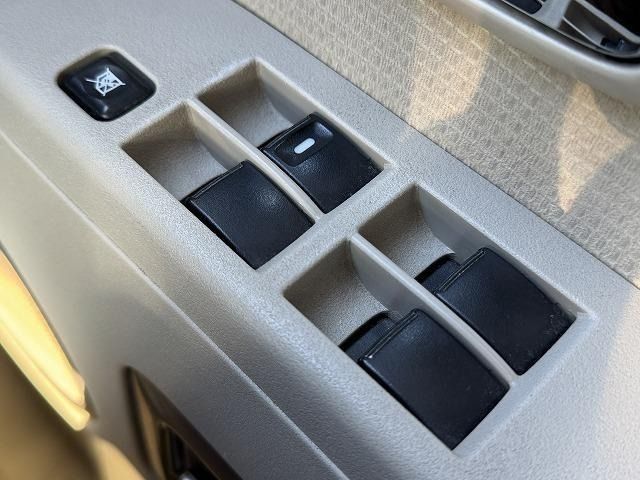 MITSUBISHI DELICA D:5 4WD 2013