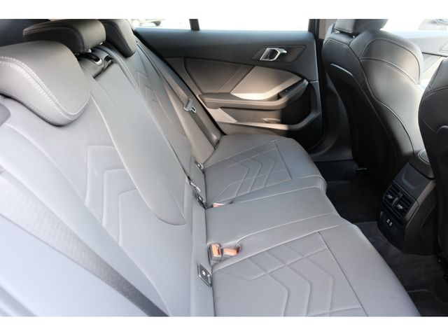 BMW BMW 1series 2025