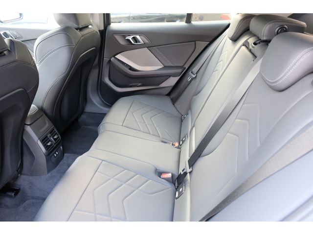 BMW BMW 1series 2025