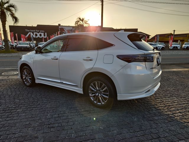 TOYOTA HARRIER HYBRID 2016