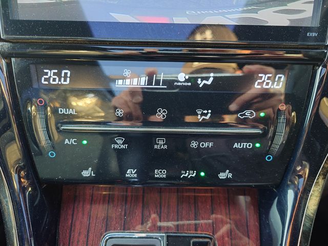 TOYOTA HARRIER HYBRID 2016