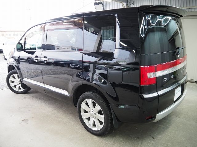 MITSUBISHI DELICA D:5 4WD 2010