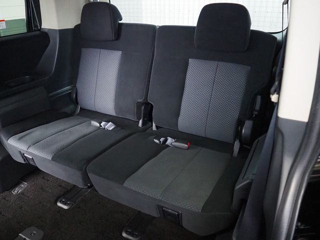 MITSUBISHI DELICA D:5 4WD 2010