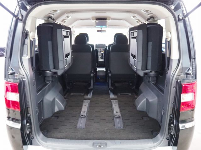 MITSUBISHI DELICA D:5 4WD 2010