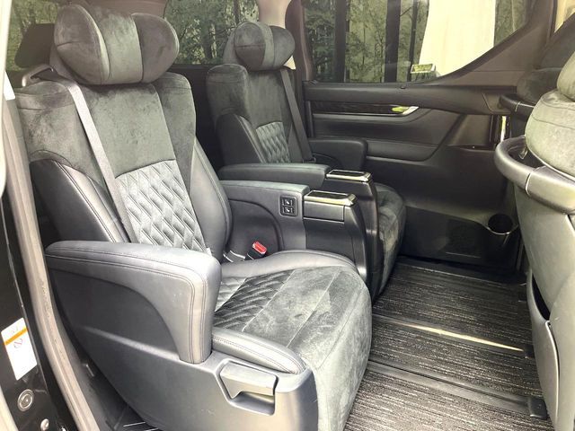 TOYOTA VELLFIRE 2016