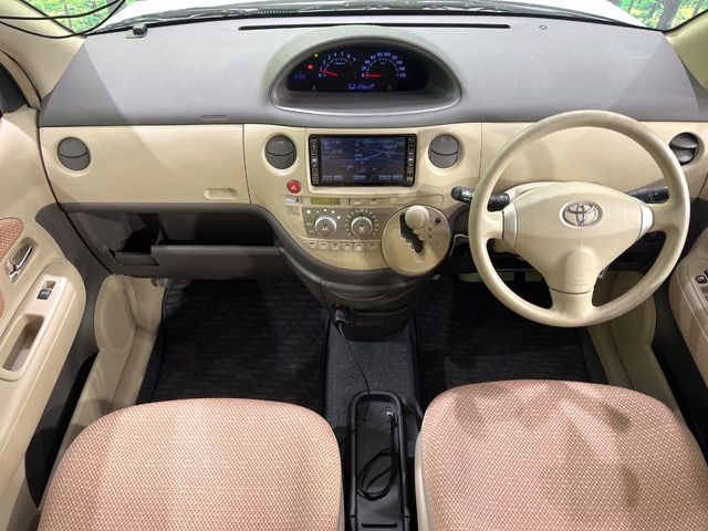 TOYOTA SIENTA 2012