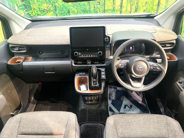 TOYOTA SIENTA HYBRID 2023