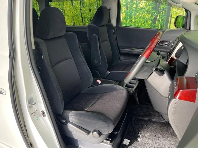 TOYOTA VELLFIRE 2008