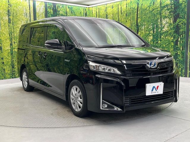 TOYOTA VOXY HYBRID 2019