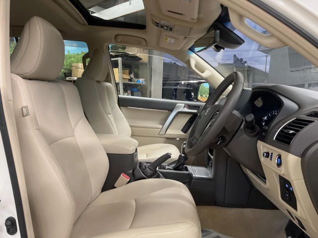 TOYOTA LANDCRUISER PRADO 2023