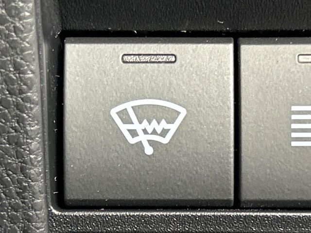 TOYOTA NOAH 4WD 2025