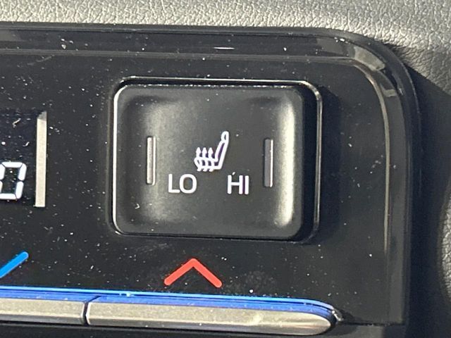 TOYOTA NOAH 4WD 2025