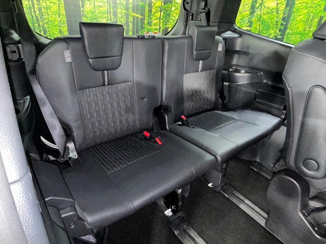 TOYOTA NOAH 4WD 2025