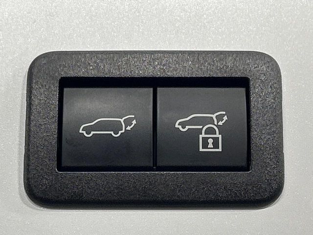 TOYOTA PRIUS 4WD 2025