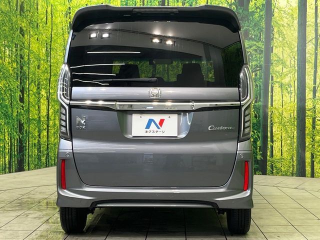 HONDA N BOX CUSTOM 2018