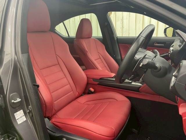 TOYOTA LEXUS IS300h 2021