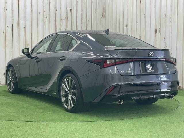 TOYOTA LEXUS IS300h 2021