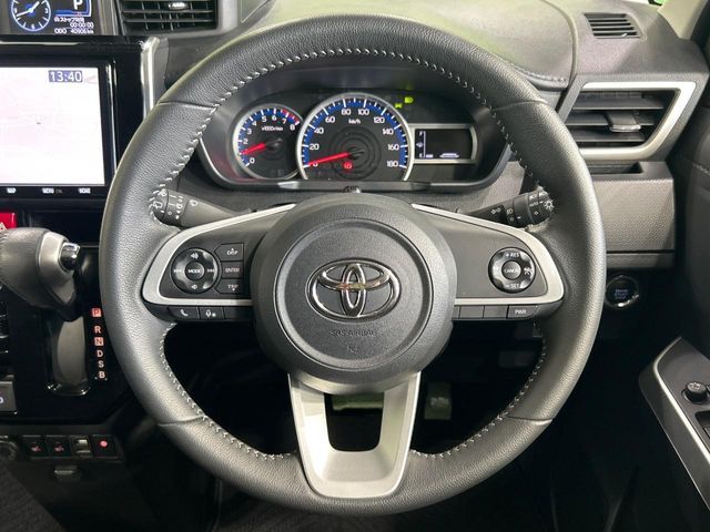TOYOTA ROOMY 2022