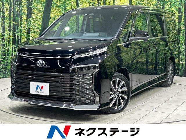 TOYOTA VOXY 2023