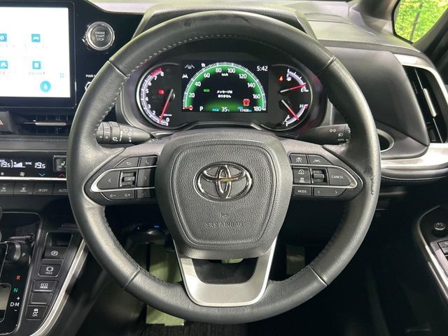 TOYOTA VOXY 2023