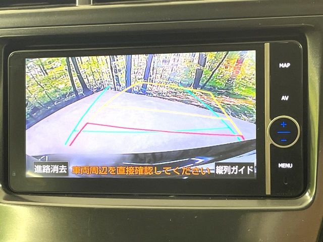 TOYOTA PRIUS Alpha 2013