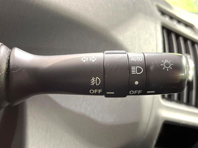 TOYOTA PRIUS Alpha 2013