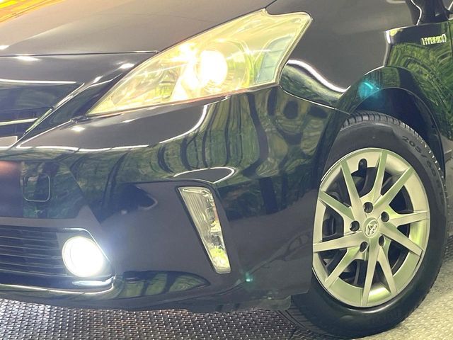 TOYOTA PRIUS Alpha 2013