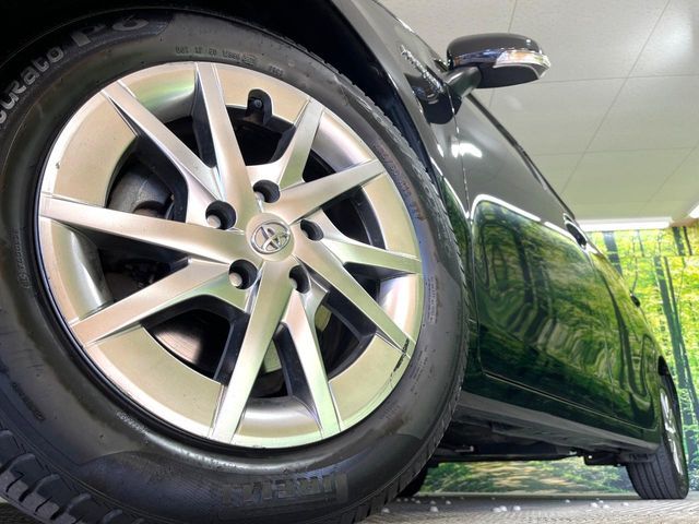 TOYOTA PRIUS Alpha 2013