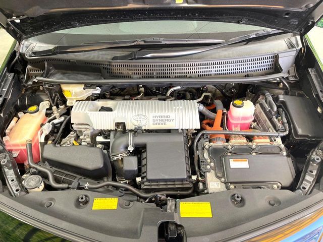 TOYOTA PRIUS Alpha 2013