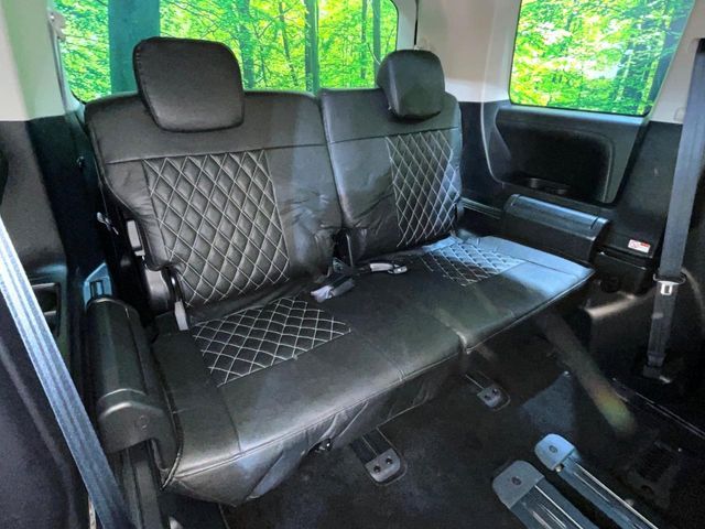 MITSUBISHI DELICA D:5 4WD 2023