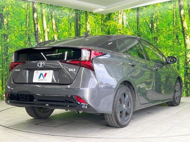 TOYOTA PRIUS 2022