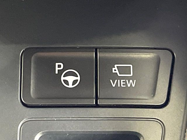 TOYOTA VOXY HYBRID 2023